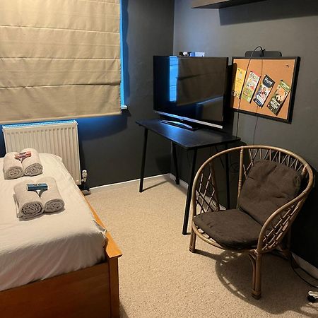 Stylish Double Room In Shared Apartment In Oxfordshire Esterno foto